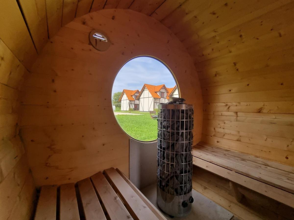 Osada Slowinska Leba Exteriér fotografie